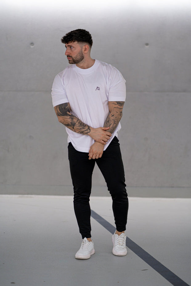 Three White Black Oversized Shirt "Pump Cover" - Averlo