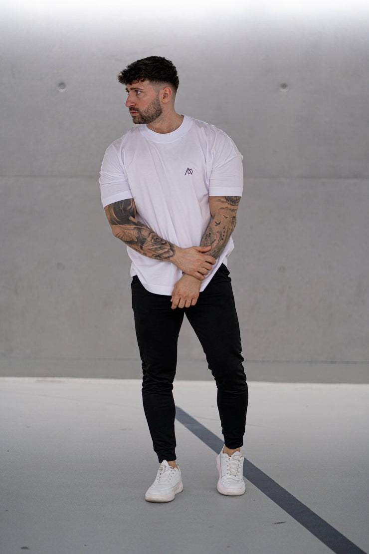 Three White Black Oversized Shirt "Pump Cover" - Averlo