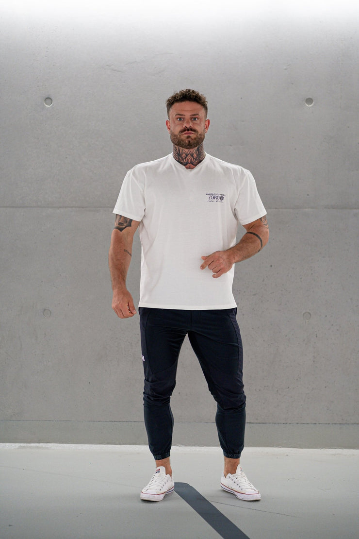 White Zoro Oversized T - Shirt "Anime Pump Cover" - Averlo