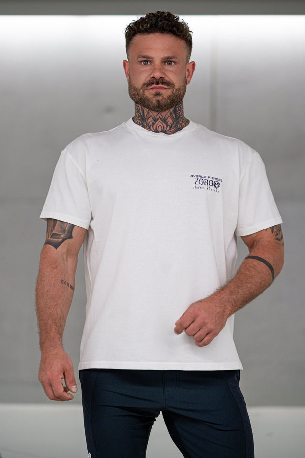 White Zoro Oversized T - Shirt "Anime Pump Cover" - Averlo